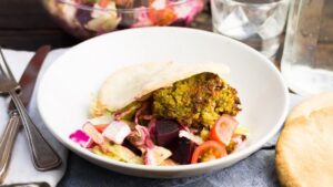 feta-falafel-bietensalade